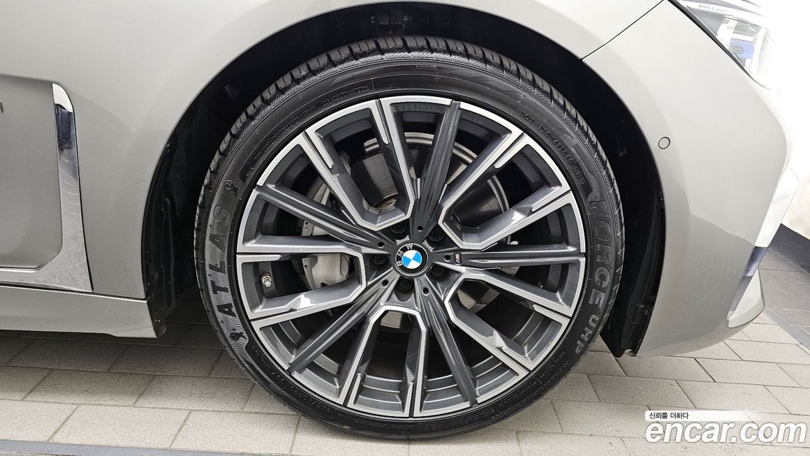 BMW 7-Series 2021