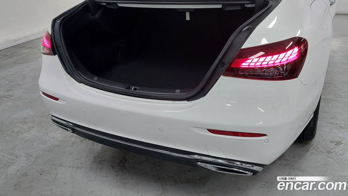 Mercedes-Benz E-Class 2023