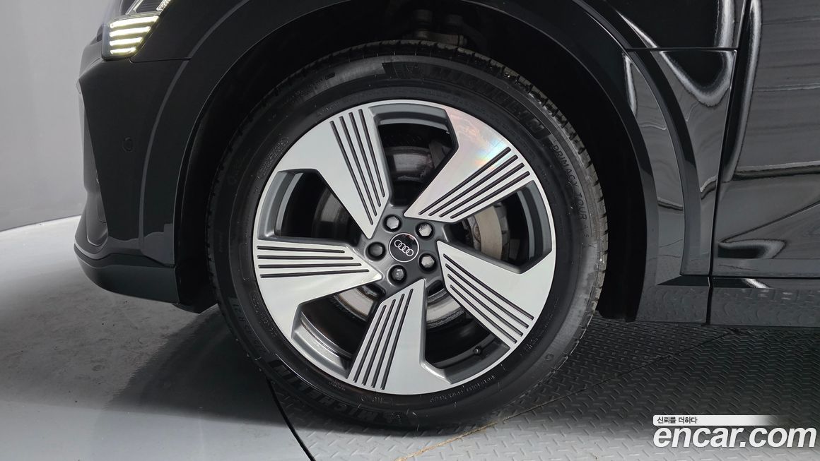 Audi e-tron 2022