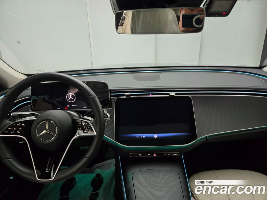 Mercedes-Benz E-Class 2025