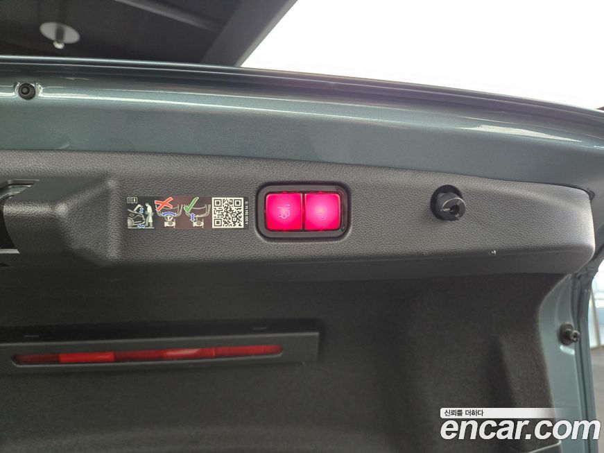 Mercedes-Benz E-Class 2025