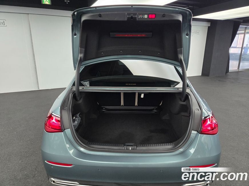 Mercedes-Benz E-Class 2025