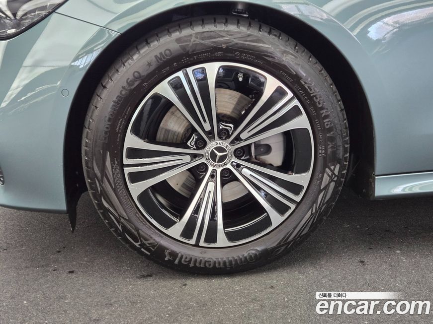 Mercedes-Benz E-Class 2025