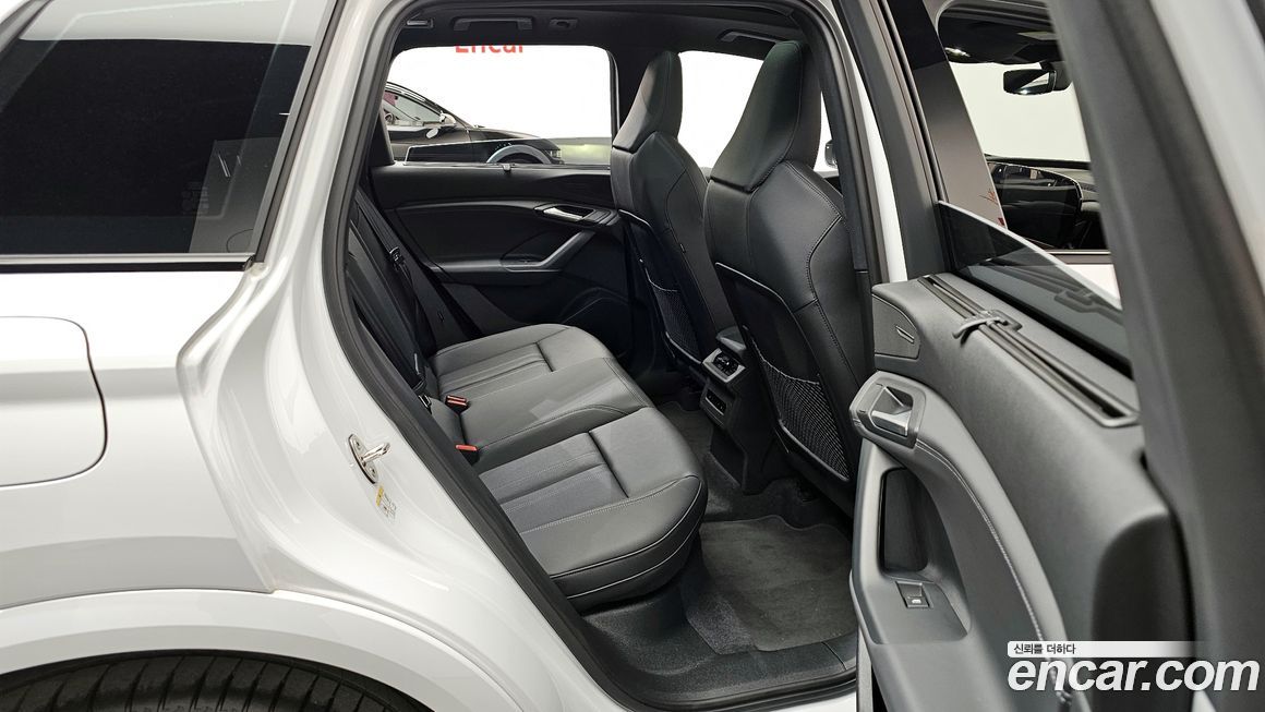 Audi Q6 e-tron 2025