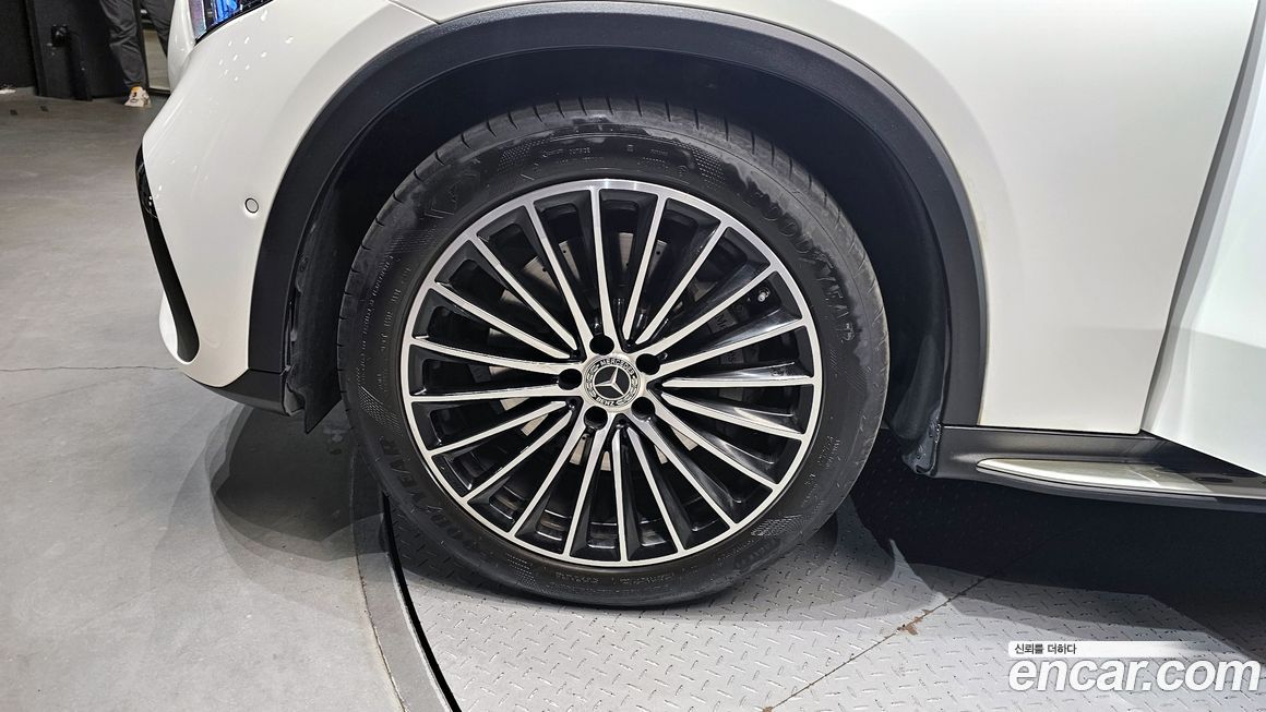 Mercedes-Benz GLC-Class 2024