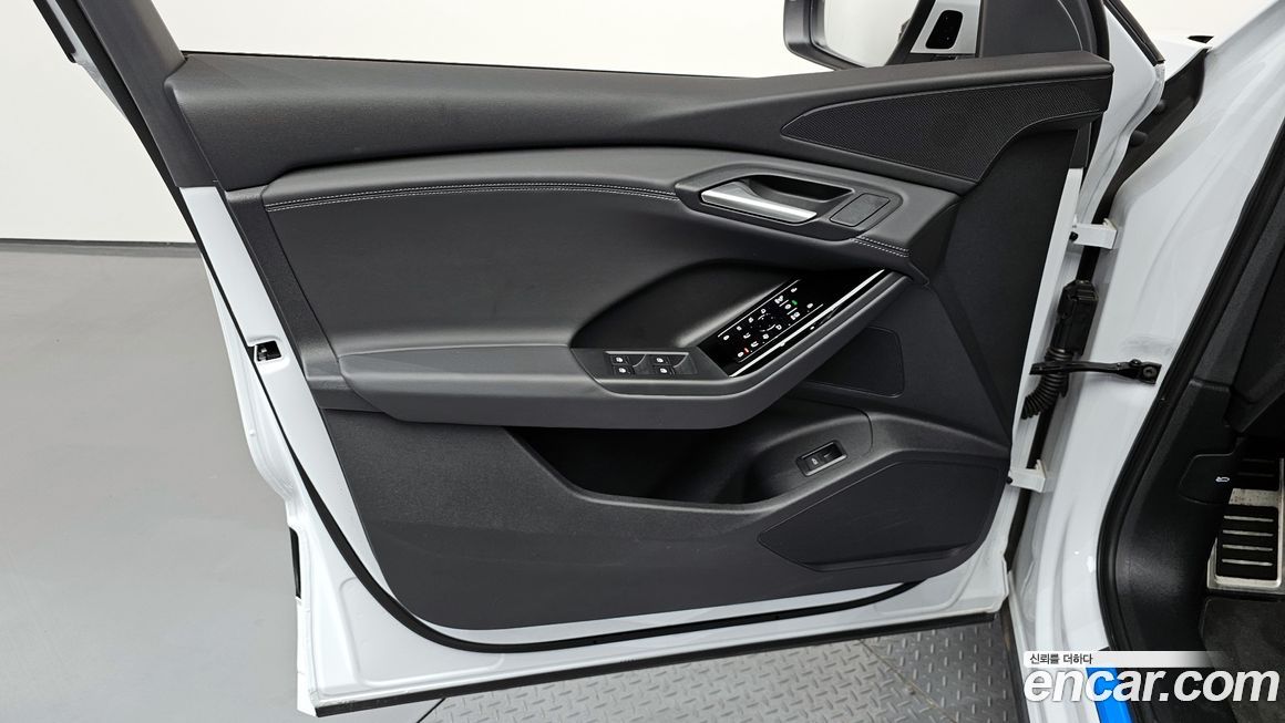 Audi Q6 e-tron 2025