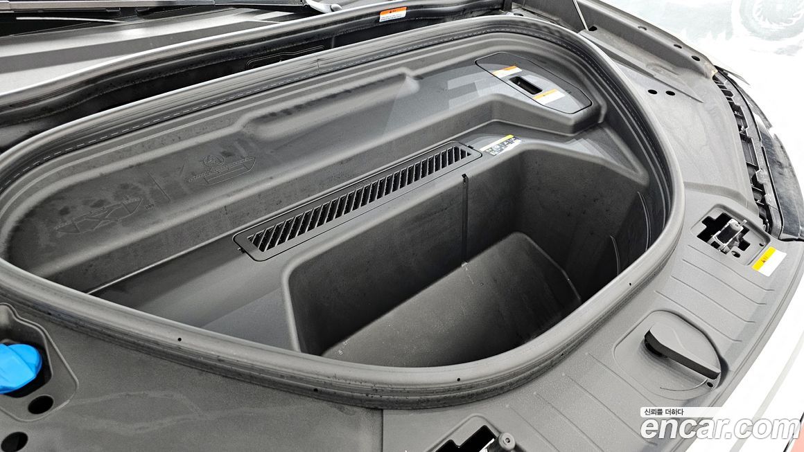 Audi Q6 e-tron 2025