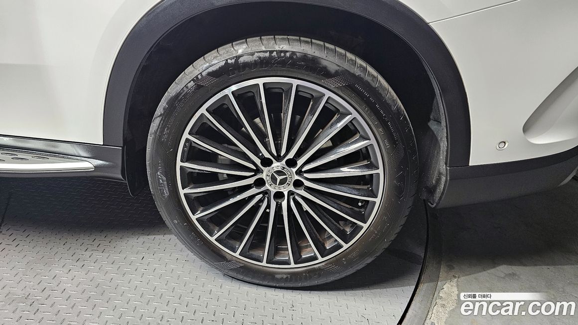 Mercedes-Benz GLC-Class 2024