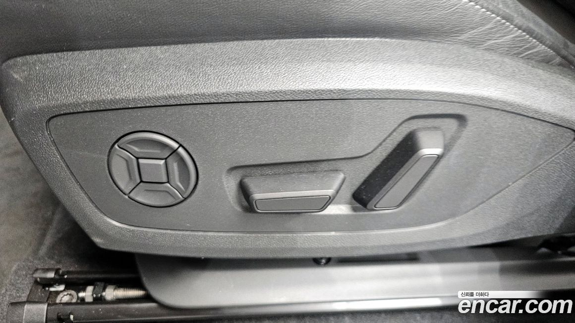 Audi Q6 e-tron 2025
