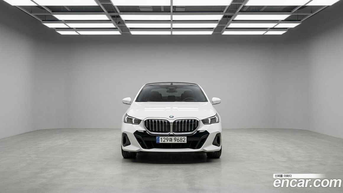 BMW 5-Series 2025