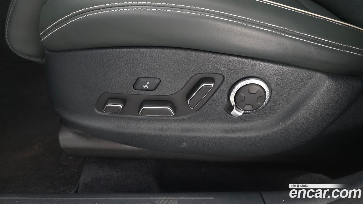Genesis GV70 2024