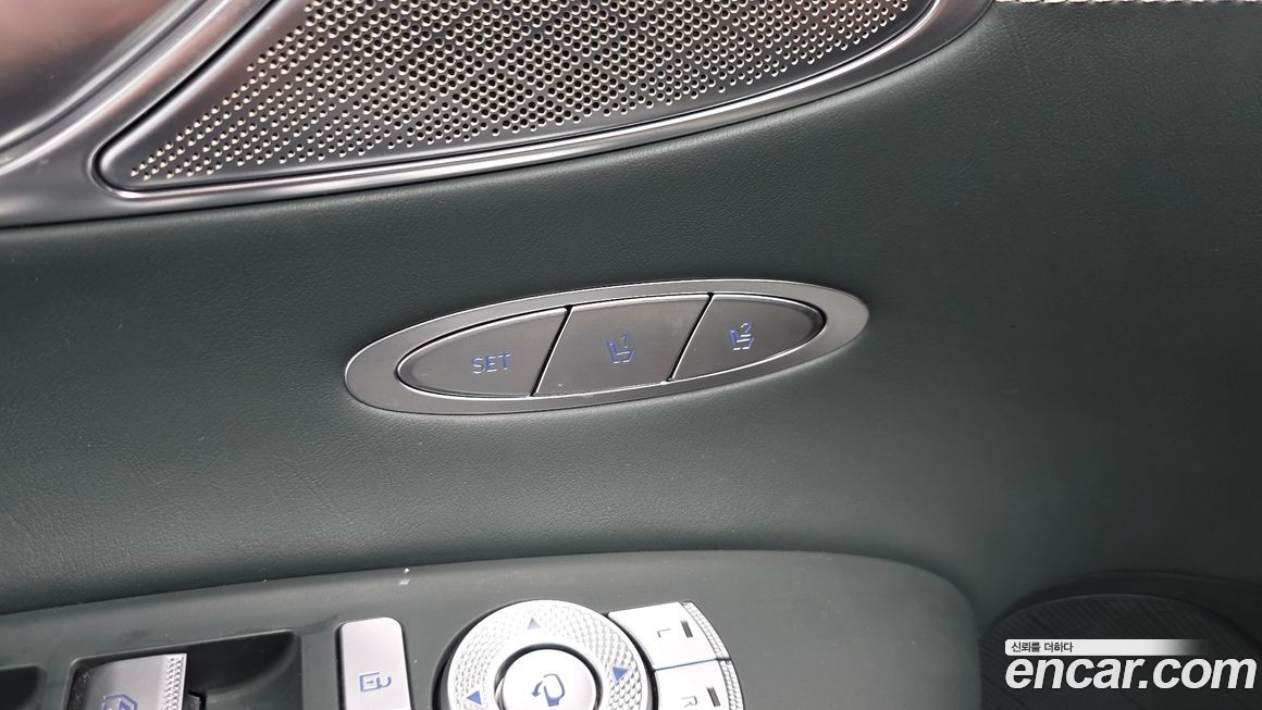 Genesis GV70 2024