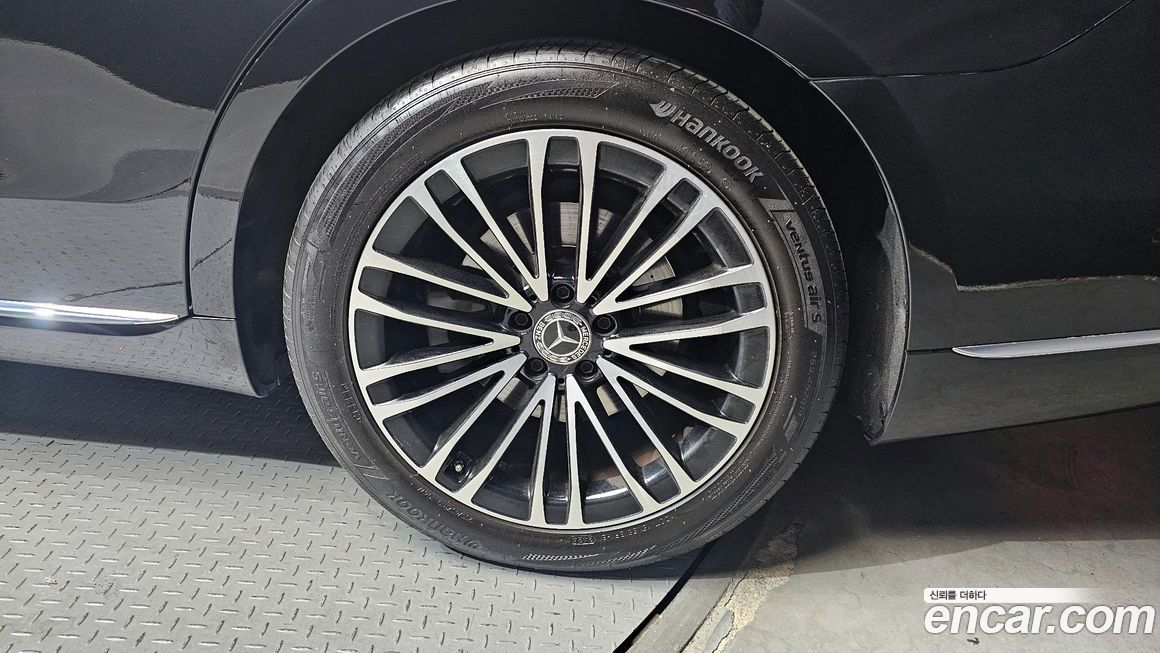 Mercedes-Benz S-Class 2021