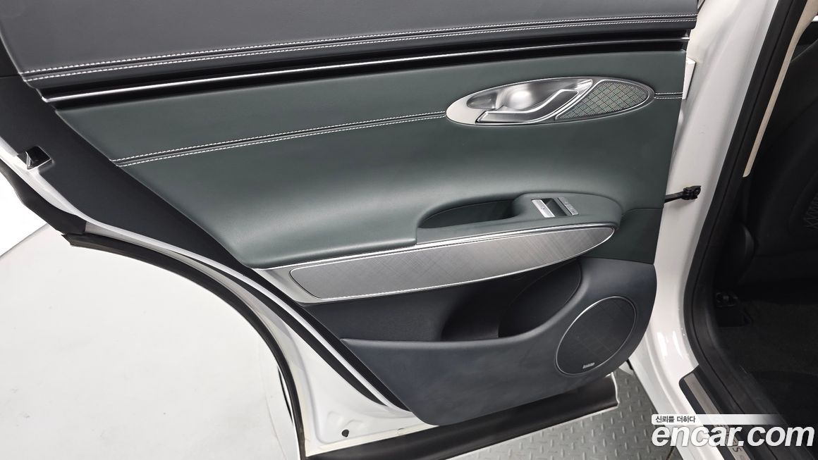 Genesis GV70 2024