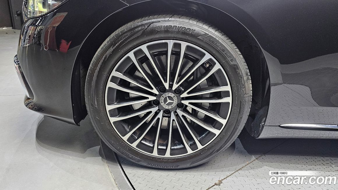 Mercedes-Benz S-Class 2021