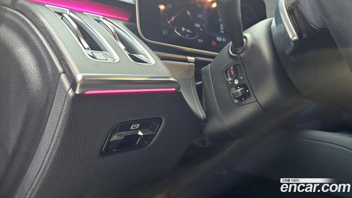 Mercedes-Benz S-Class 2021