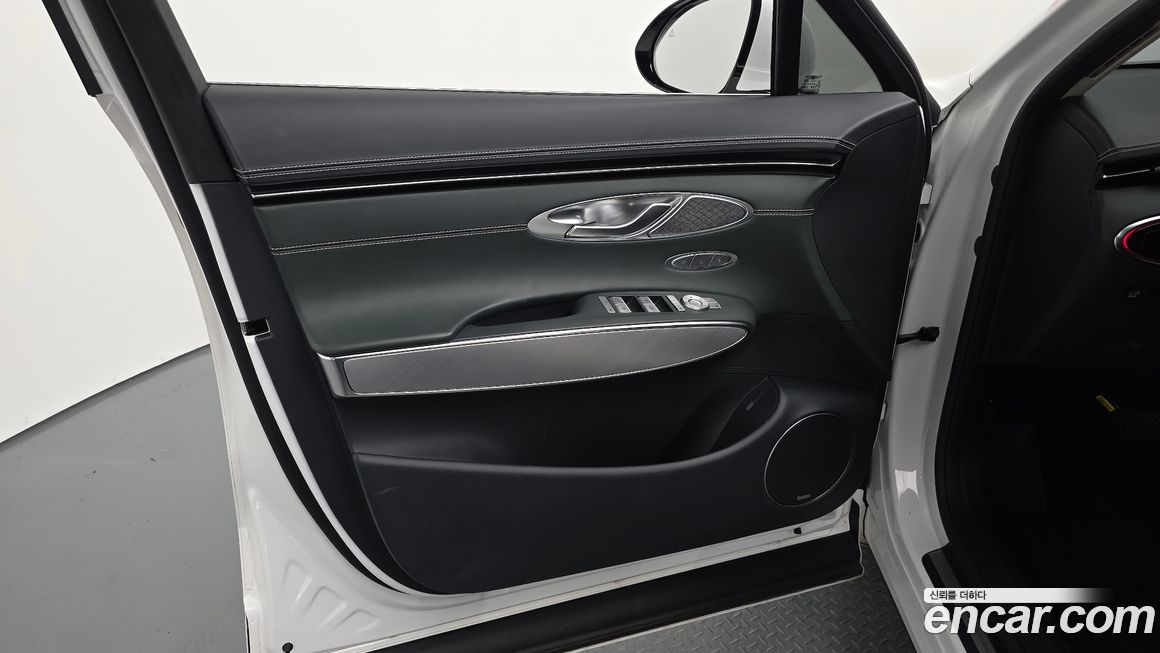 Genesis GV70 2024