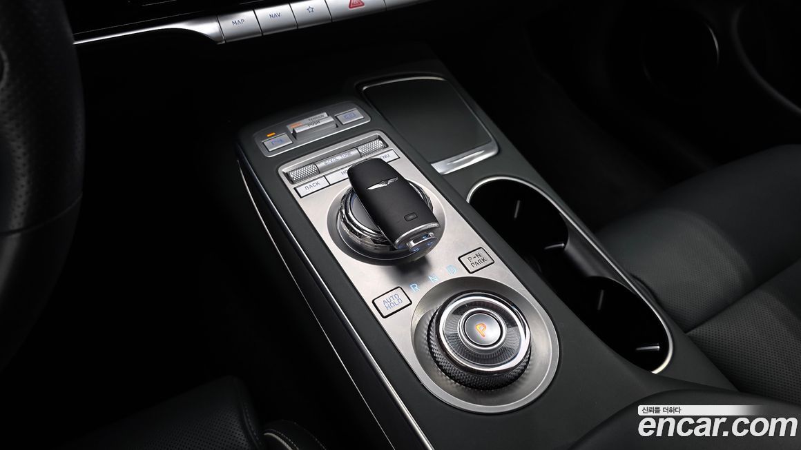 Genesis GV70 2024