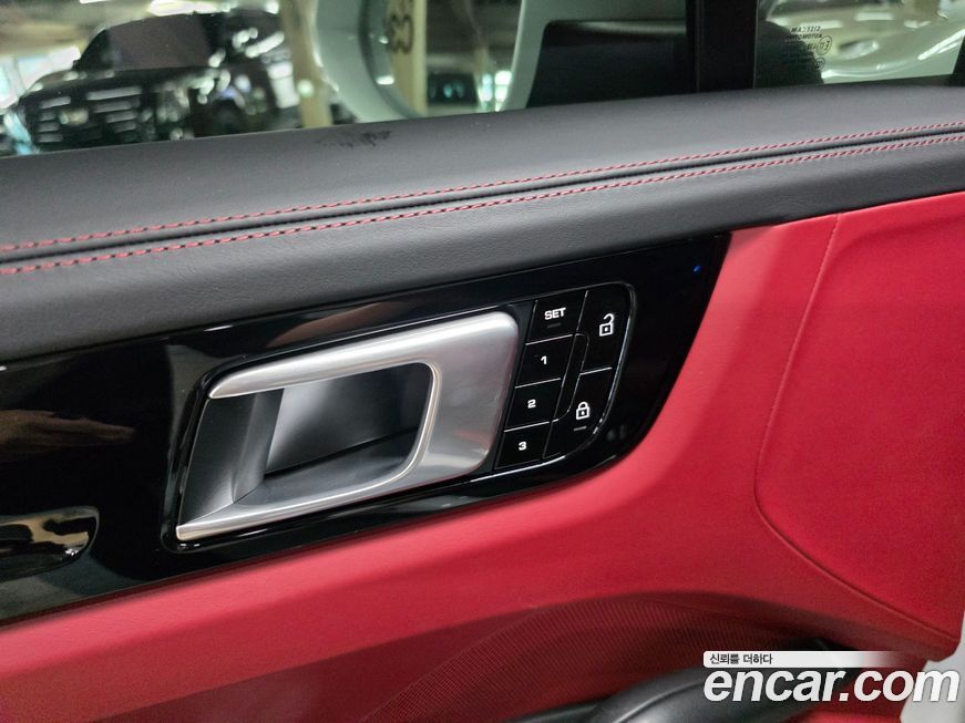 Porsche Cayenne 2021