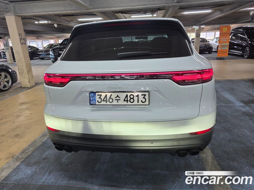 Porsche Cayenne 2021