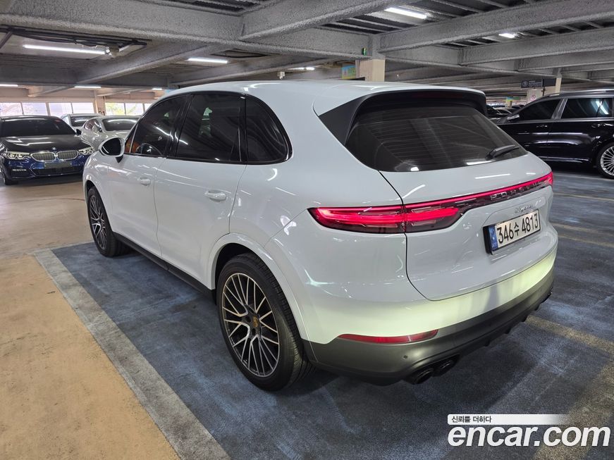 Porsche Cayenne 2021