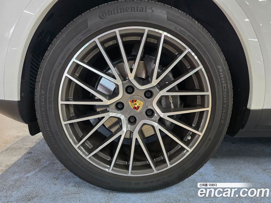 Porsche Cayenne 2021