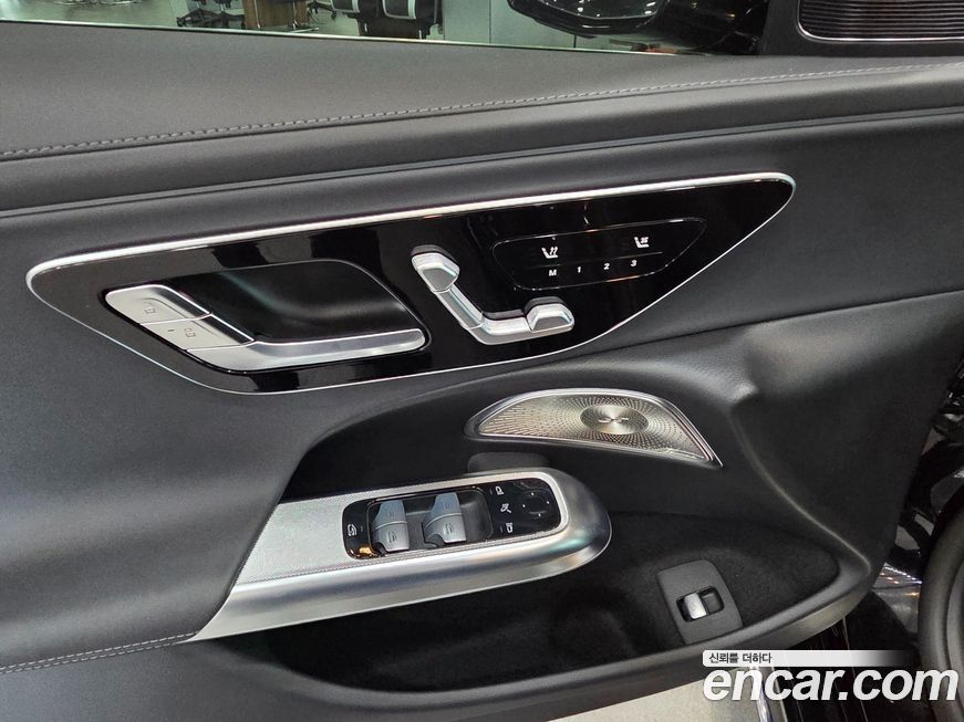 Mercedes-Benz E-Class 2025
