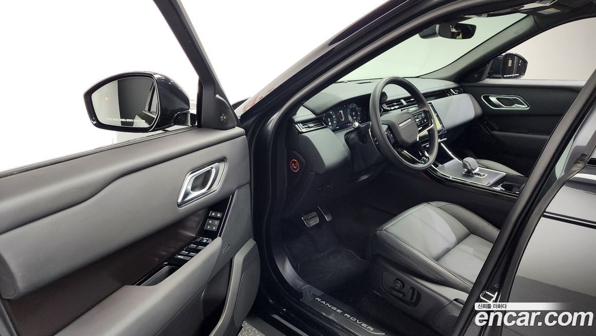 Land Rover Range Rover Velar 2026