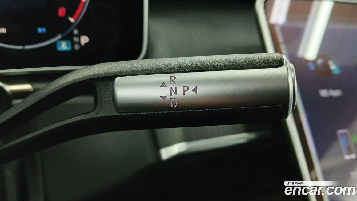 Mercedes-Benz S-Class 2025