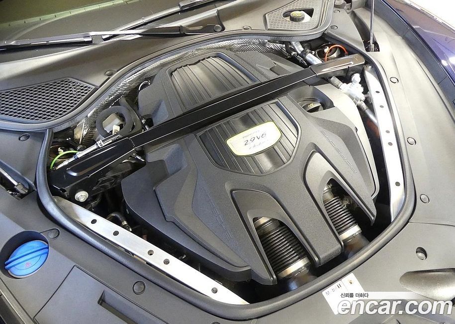 Porsche Panamera 2021