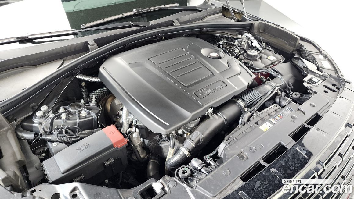 Land Rover Range Rover Velar 2026
