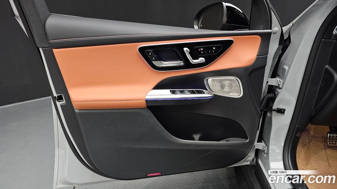 Mercedes-Benz GLC-Class 2026