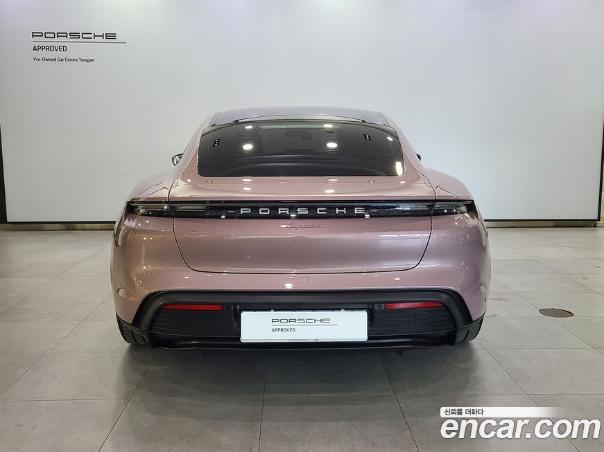 Porsche Taycan 2024