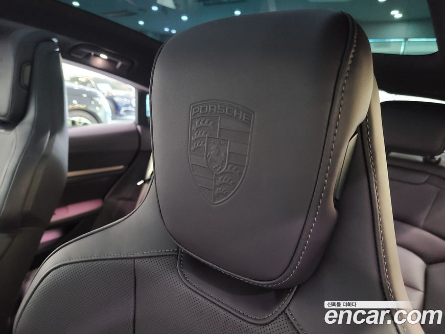 Porsche Taycan 2024