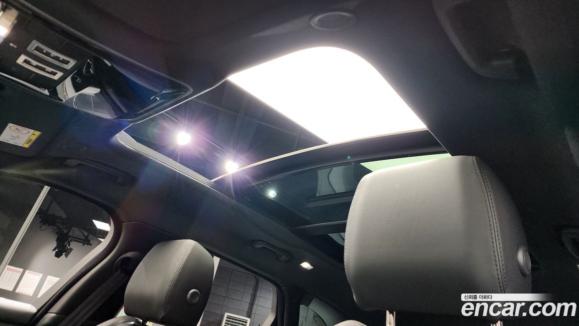 Land Rover Range Rover Velar 2026