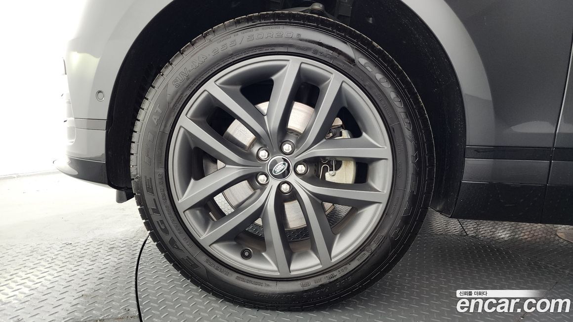 Land Rover Range Rover Velar 2026