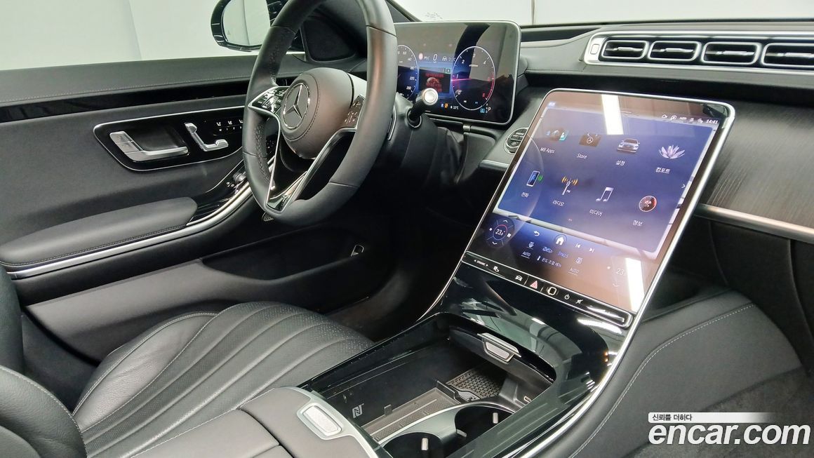 Mercedes-Benz S-Class 2025