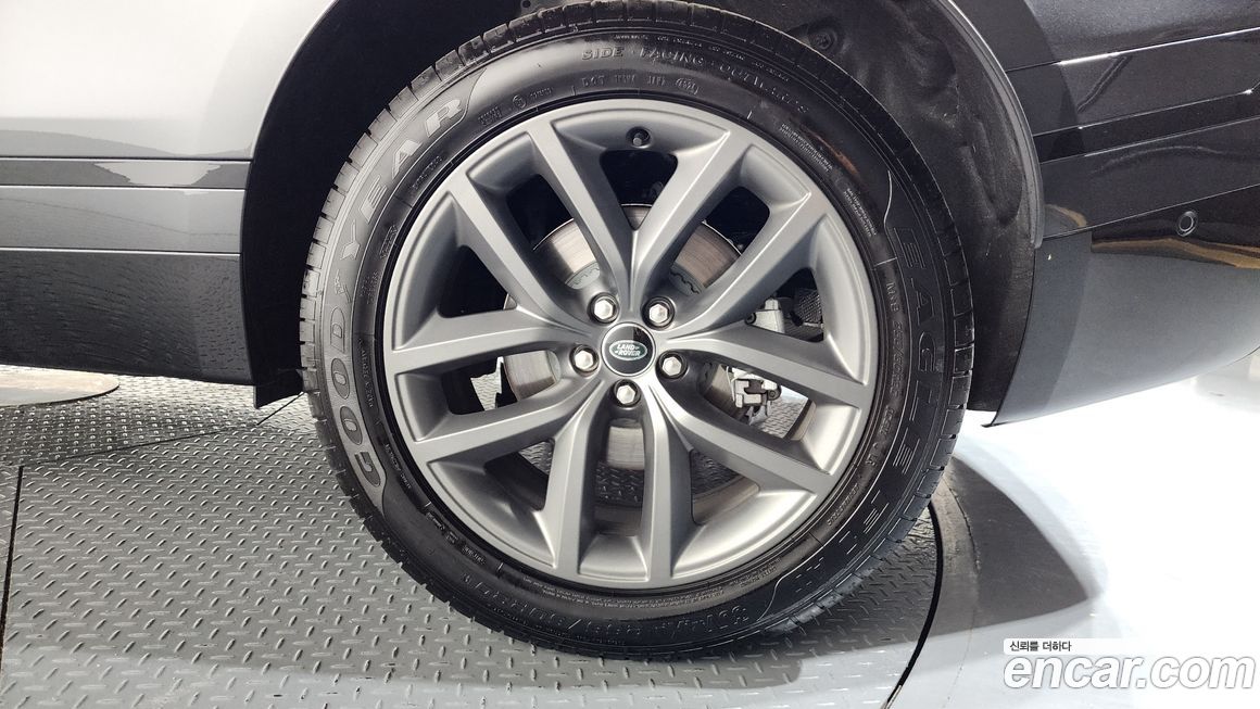 Land Rover Range Rover Velar 2026