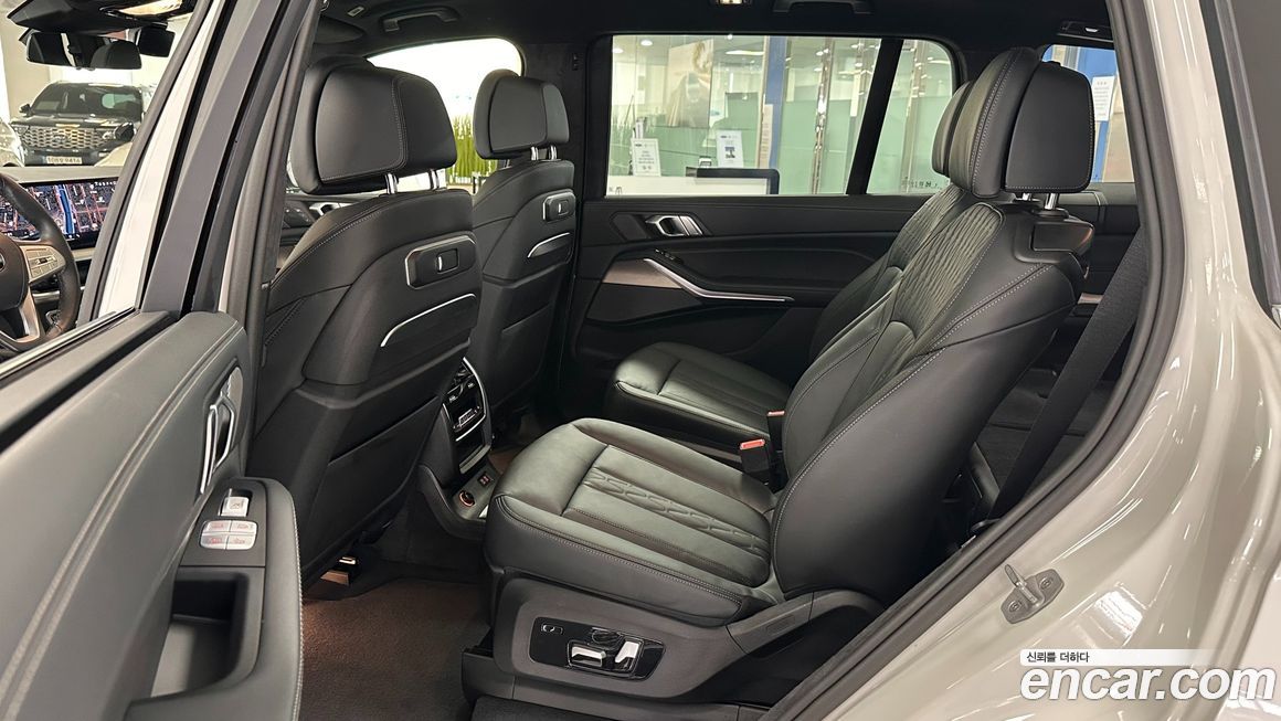 BMW X7 2025