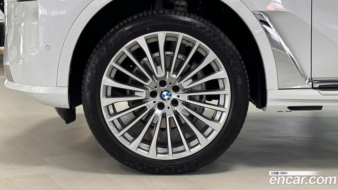 BMW X7 2025