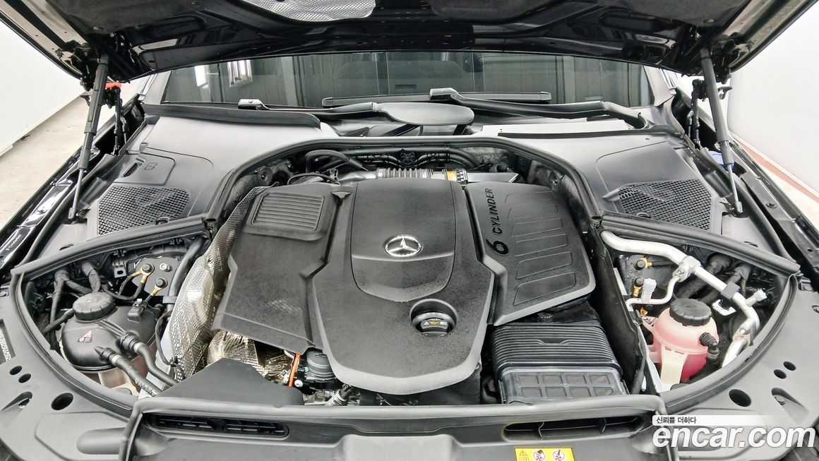 Mercedes-Benz S-Class 2025
