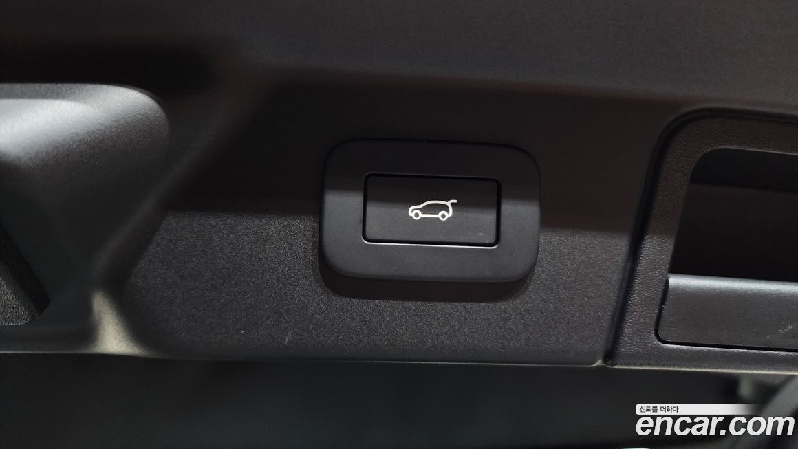 Land Rover Range Rover Velar 2026
