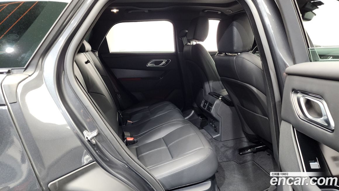 Land Rover Range Rover Velar 2026
