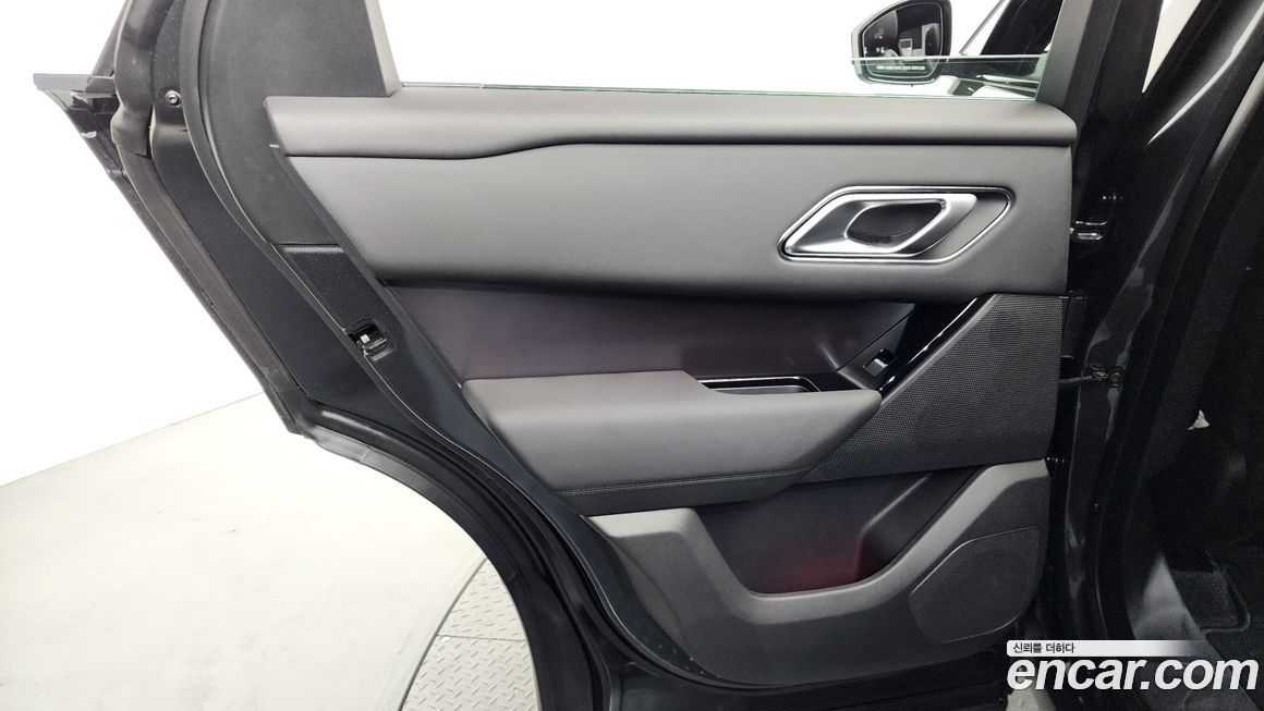Land Rover Range Rover Velar 2026