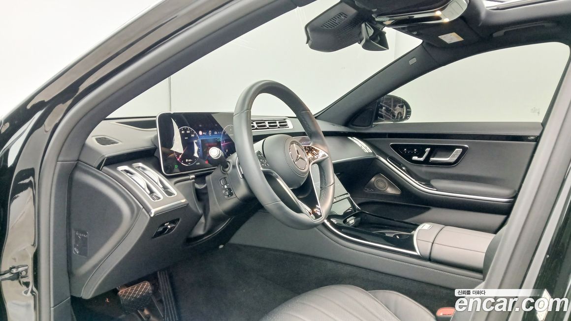 Mercedes-Benz S-Class 2025