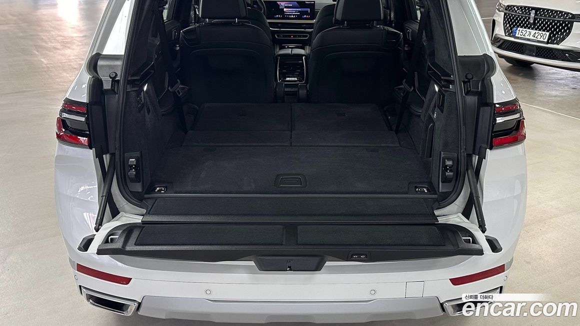 BMW X7 2025