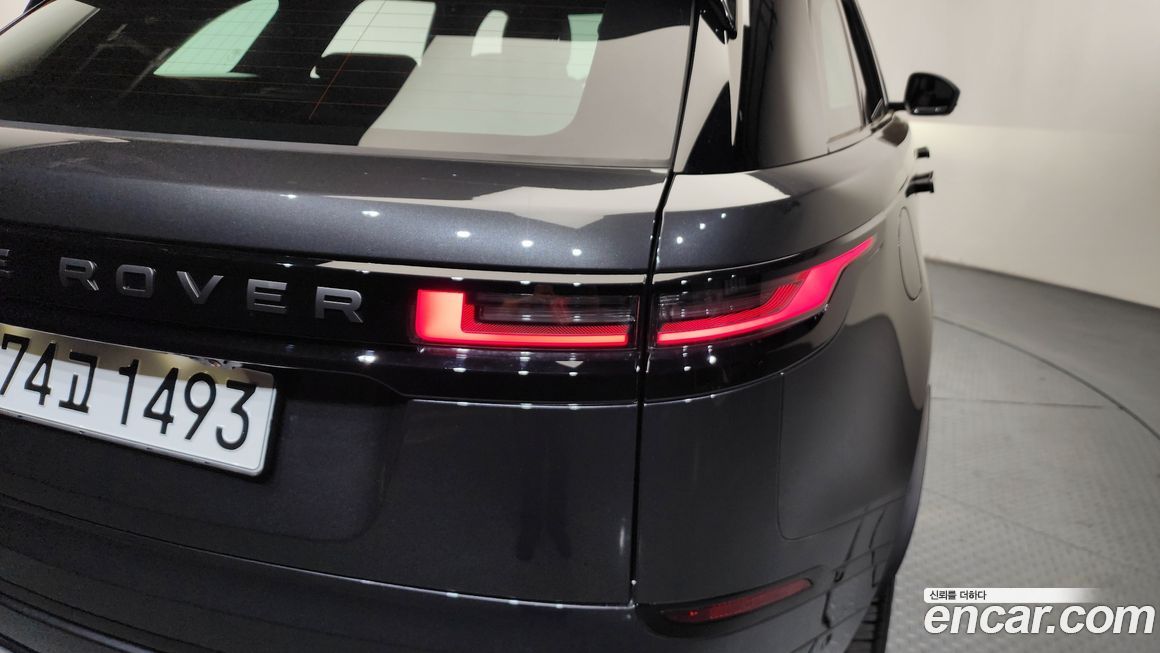 Land Rover Range Rover Velar 2026