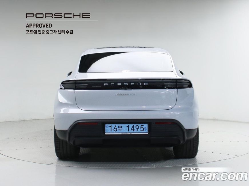 Porsche Macan 2025