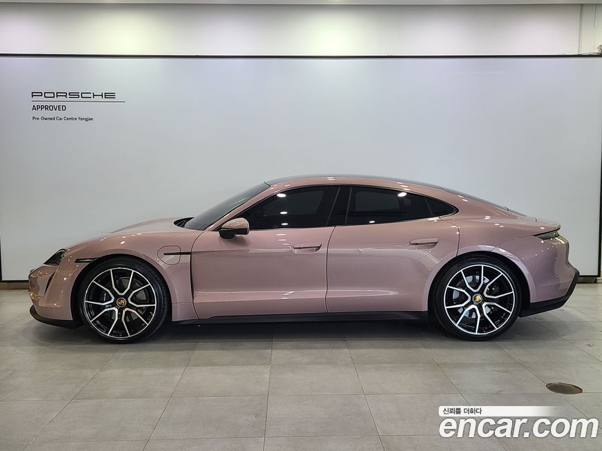 Porsche Taycan 2024