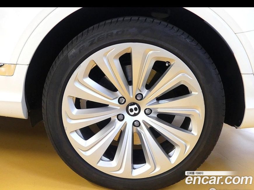 Bentley Bentayga 2021